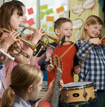 Семинар "Как заставить музыку работать на уроках искусства" в Минске 8 ноября